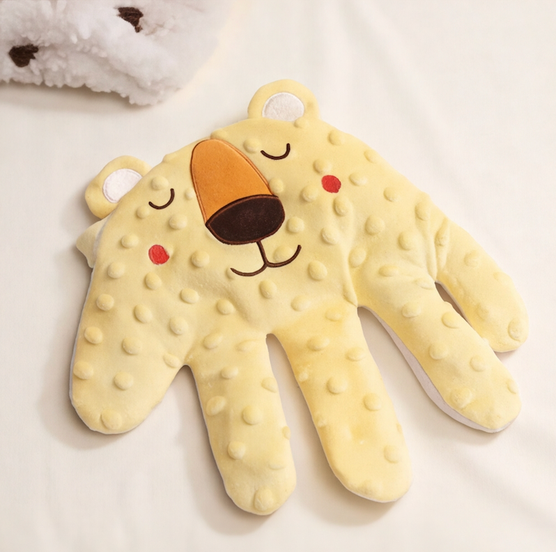 Kloppende knuffel in handvorm