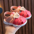 Babysandalen voor de zomer